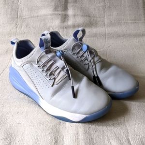 Clove Nursing Shoes Grey Matter Size 8.5